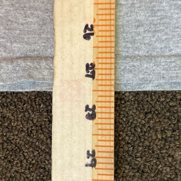 VTG Ramones Unisex Y2K Gray Presidential Grunge T Shirt Size Medium NYC Skyline - Picture 9 of 9